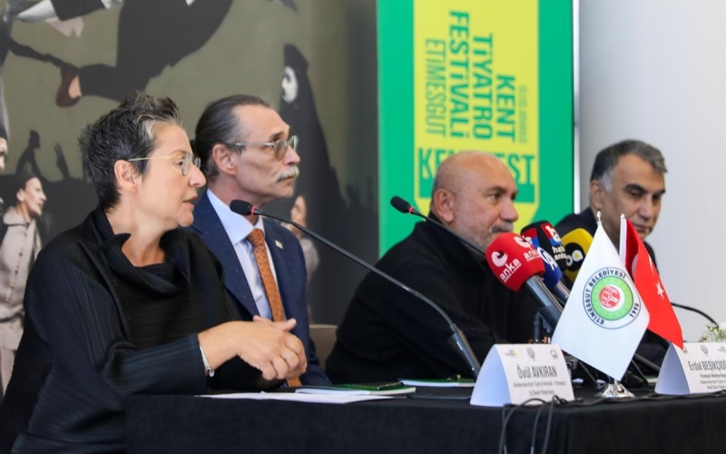 BAŞKAN BEŞİKCİOĞLU ULUSLARARASI KENT TİYATRO FESTİVALİ ETİMESGUT TANITIM TOPLANTISI DÜZENLEDİ