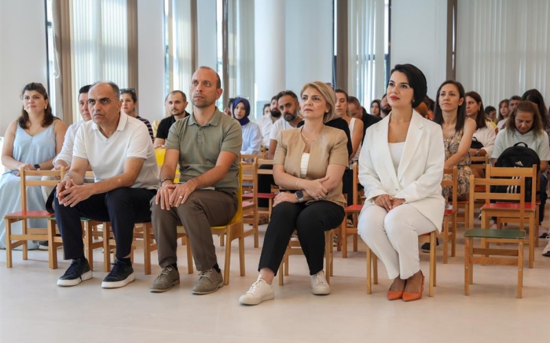BAŞKAN YARDIMCISI EBRU KEYVAN, VELİLERLE BİR ARAYA GELDİ
