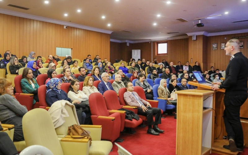 ETİMESGUT BELEDİYESİ SİVİL SAVUNMA GÜNÜ KAPSAMINDA DOĞAL AFET YÖNETİMİ SEMİNERİ DÜZENLENDİ
