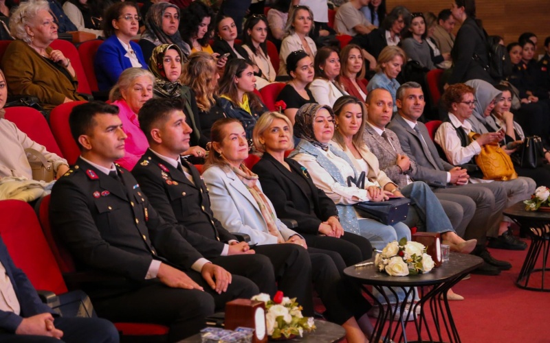 İLÇE JANDARMA KOMUTANLIĞI’NDAN ANNELER GÜNÜ’NE ÖZEL ANLAMLI SEMİNER