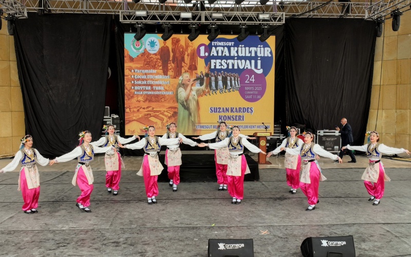 ETİMESGUT'TA TARİHE YOLCULUK: 1. ATA KÜLTÜR FESTİVALİ COŞKUYLA GERÇEKLEŞTİ!