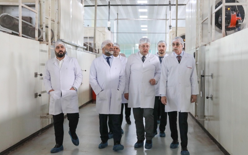 BAŞKAN BEŞİKCİOĞLU HALK EKMEK FABRİKASINI GEZDİ