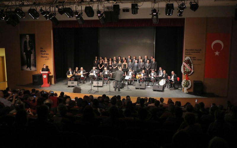 "DEYİŞLER"LE GÖNÜLLERE DOKUNAN GECE