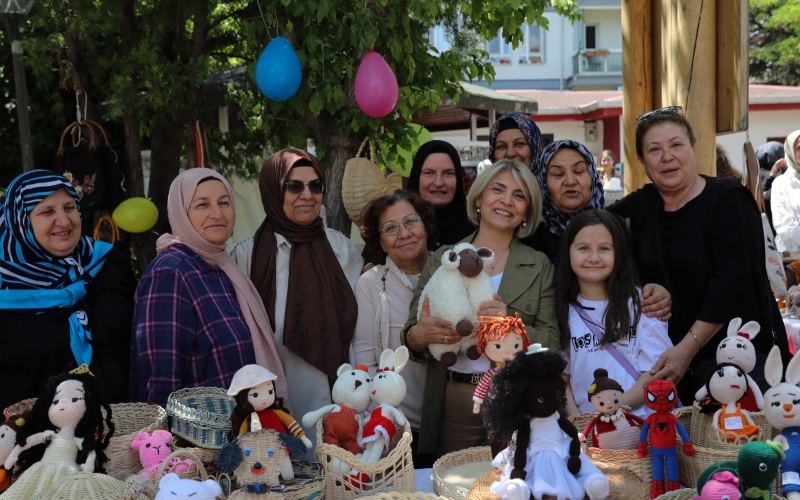 KADIN ELİYLE HAYAT BULAN SANAT: ETİSEM SERGİSİ BÜYÜK İLGİ GÖRDÜ
