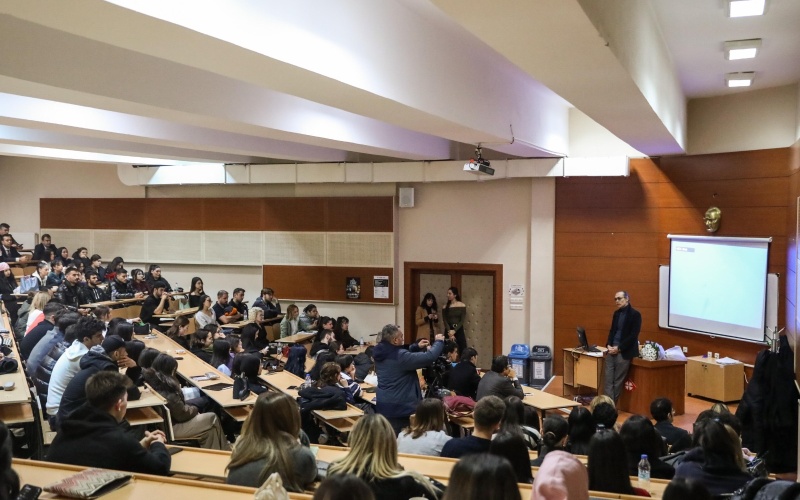 BAŞKAN BEŞİKCİOĞLU’NDAN ÖĞRENCİLERE YEREL YÖNETİMLER DERSİ