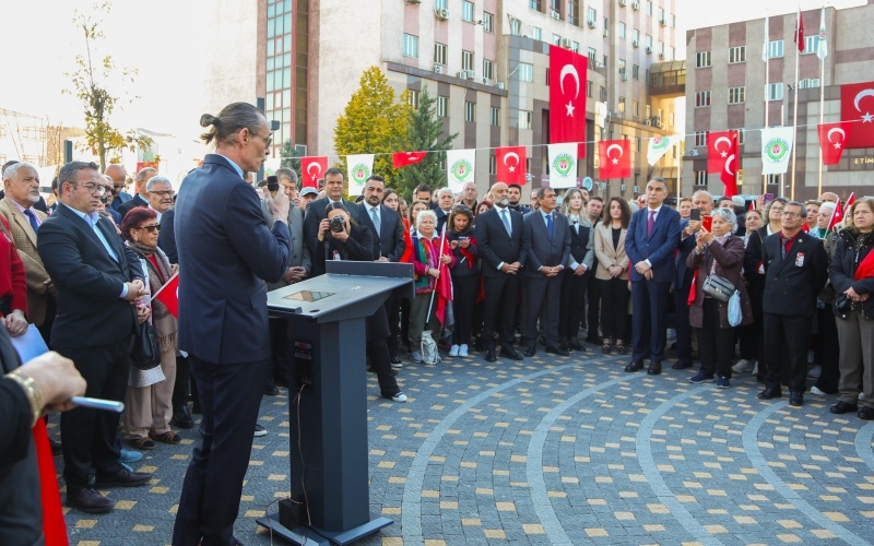 ETİMESGUT HALKI, CUMHURİYETİN 101. YIL DÖNÜMÜNÜ 20 YIL SONRA CUMHURİYET MEYDANINDA KUTLADI!