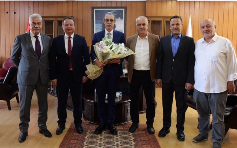 ETİMESGUT BELEDİYESPOR KULÜBÜ´NDEN BAŞKAN BEŞİKCİOĞLU´NA ZİYARET