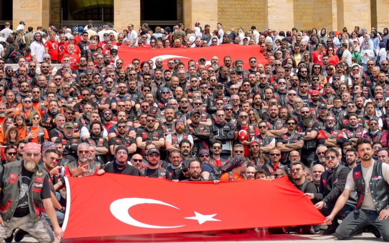BAŞKAN’DAN 19 MAYIS’A ÖZEL ANLAMLI KORTEJ: TÜRKCHOPPER İLE ANITKABİR’E YOLCULUK