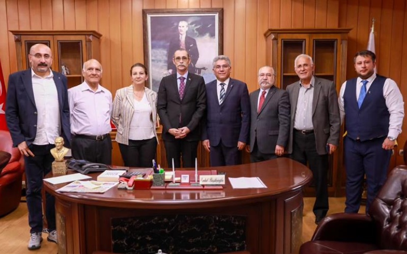 BAŞKAN BEŞİKCİOĞLU, PİR SULTAN ABDAL KÜLTÜR DERNEĞİ YÖNETİMİ İLE BİR ARAYA GELDİ