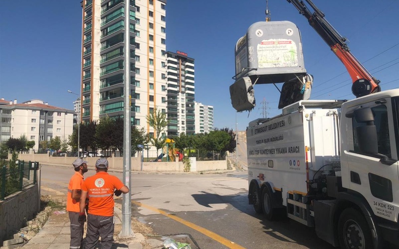 ETİMESGUT BELEDİYESİ TEMİZLİK İŞLERİ MÜDÜRLÜĞÜ ÇALIŞMALARINA ARA VERMEDEN DEVAM EDİYOR