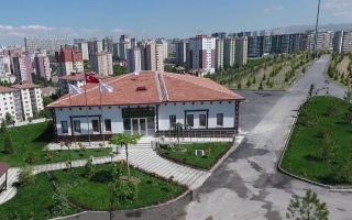 /HANIMLAR KONAĞI/HALİDE EDİP ADIVAR HANIMLAR KONAĞI/halide-edib-adivar-hanimlar-konagi-4.jpg