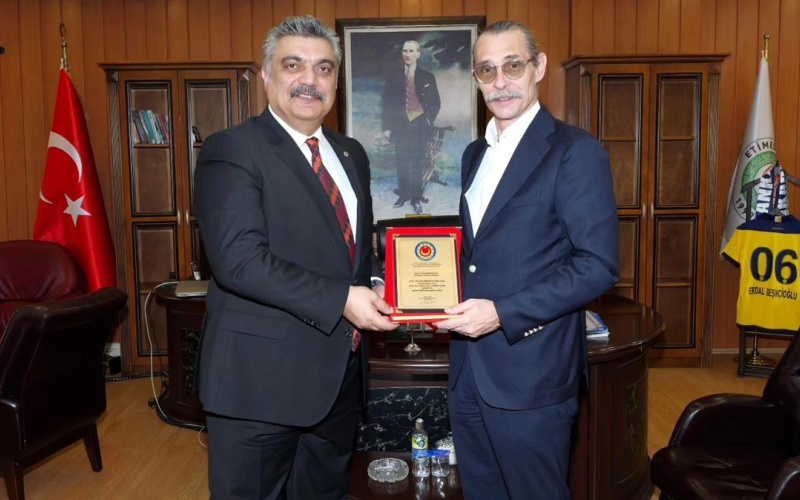 GAZİ VE ŞEHİT YAKINLARI İLE VATANSEVER KAMU GÖREVLİLERİ KONFEDERASYONU BAŞKAN BEŞİKÇİOĞLU'NU ZİYARET ETTİ.