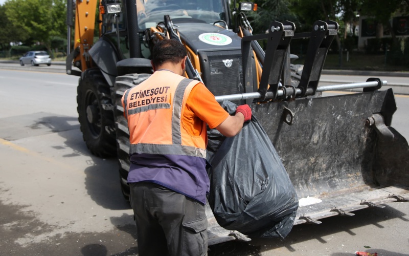 KURBAN BAYRAMI ÖNCESİ MERKEZ MAHALLELERDE GENİŞ ÇAPLI TEMİZLİK SEFERBERLİĞİ
