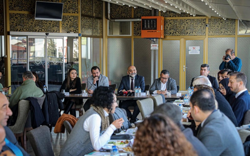 ETİMESGUT BELEDİYE BAŞKAN YARDIMCISI MUTLU KERİMOĞLU GAZETECİLER GÜNÜNE ÖZEL DAVET VERDİ